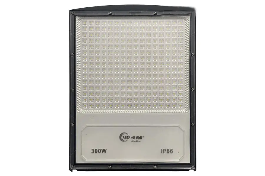 کاربرد پروژکتور 300 وات SMD برند LED 4M