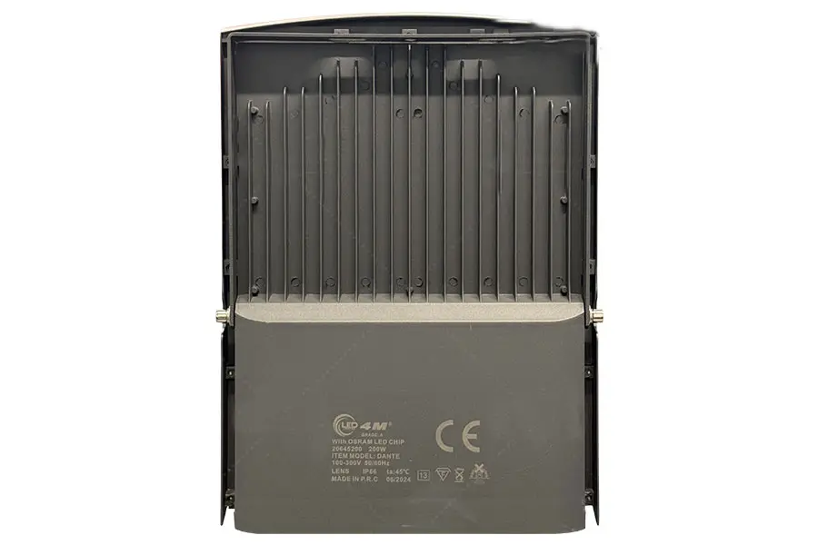 مزایا پروژکتور 200 وات SMD برند LED 4M